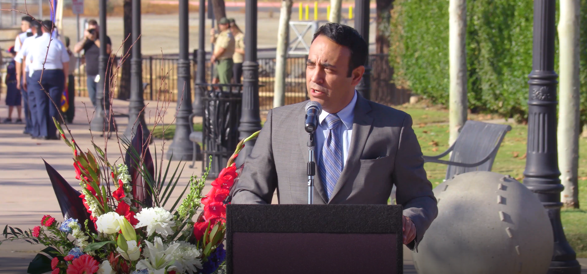 Vets Day 2019 Mayor Manos 2