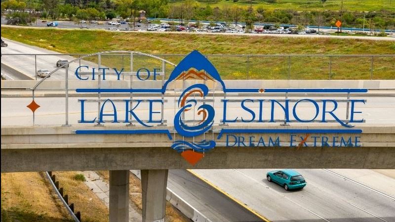 Lake Elsinore Sign